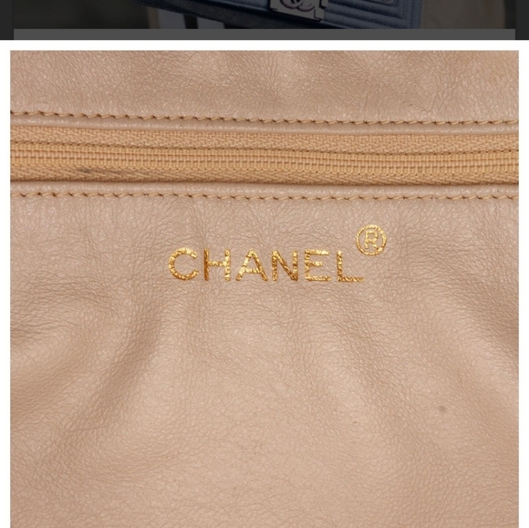 CHANEL 1994 VINTAGELIGHT BEIGE LAMBSKINLARGE CAMERA CASEMESSENGER BAG. - Picture 6 of 13